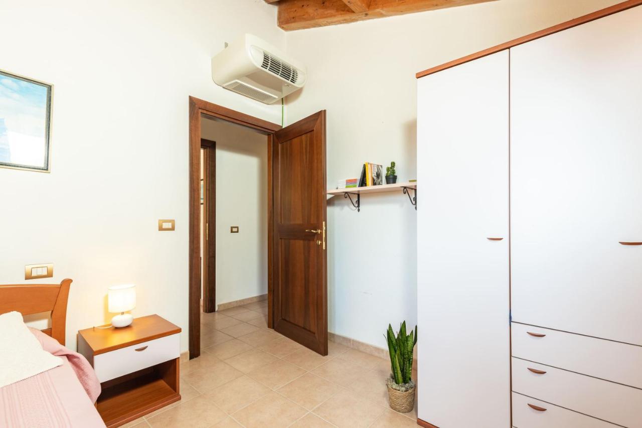 Casa Orfea Lägenhet Santa Maria Navarrese Exteriör bild
