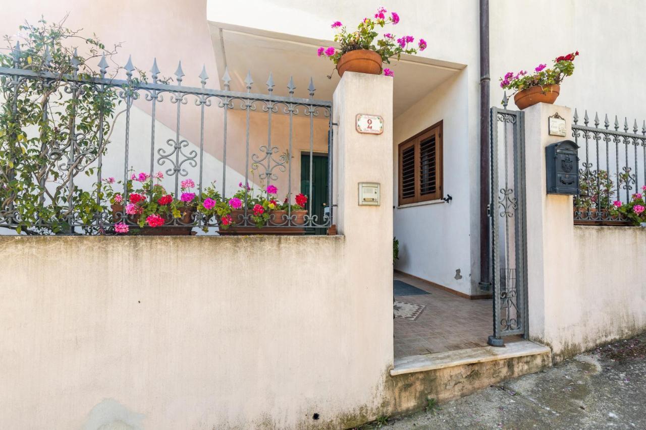 Casa Orfea Lägenhet Santa Maria Navarrese Exteriör bild