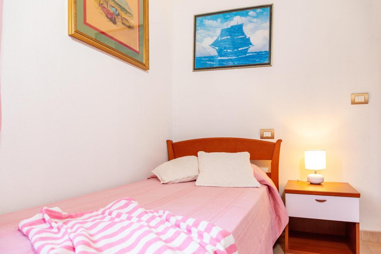 Casa Orfea Lägenhet Santa Maria Navarrese Exteriör bild
